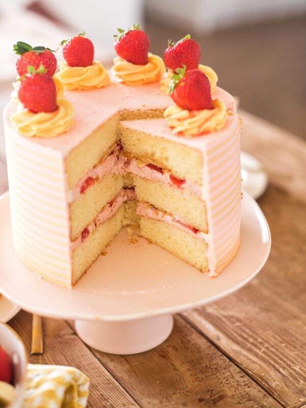 Strawberry Banana  Cake